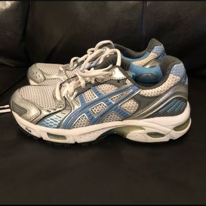 ASICS Gel-Evolution 4